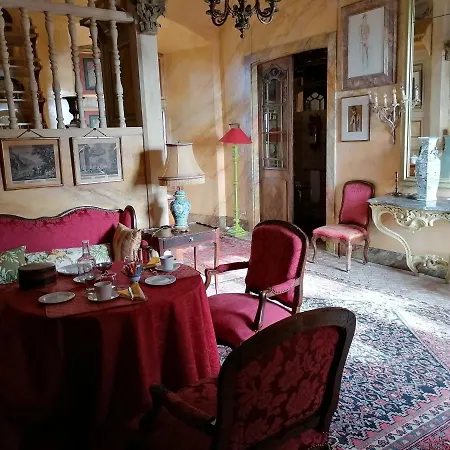 Chateau De Mauriac Bed & Breakfast
