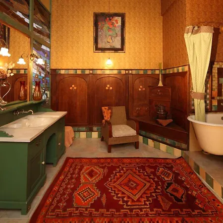 Bed & Breakfast Chateau De Mauriac 4*