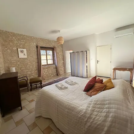 Chateau De Mauriac 4*