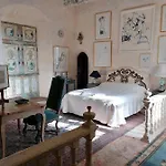 Chateau De Mauriac 住宿加早餐酒店 4*