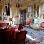 Frühstückspension Chateau De Mauriac 4*