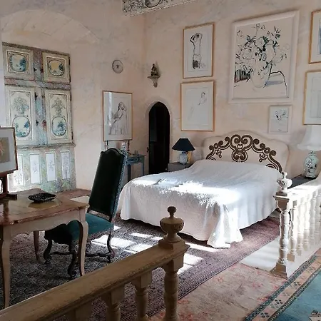 Château De Mauriac Alojamento de Acomodação e Pequeno-almoço 4*