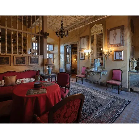 Bed & Breakfast Chateau De Mauriac 4*
