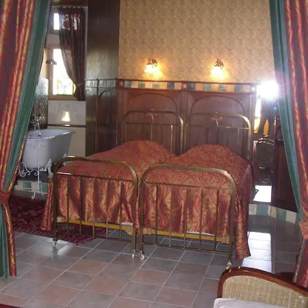 Chateau De Mauriac 4* Senouillac