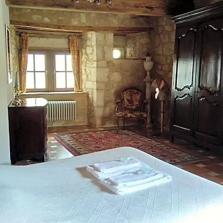 Chateau De Mauriac 4*