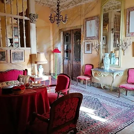 Chateau De Mauriac Panzió 4*