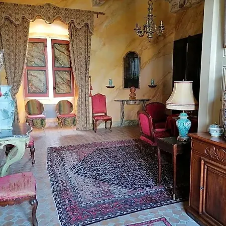 Chateau De Mauriac Panzió