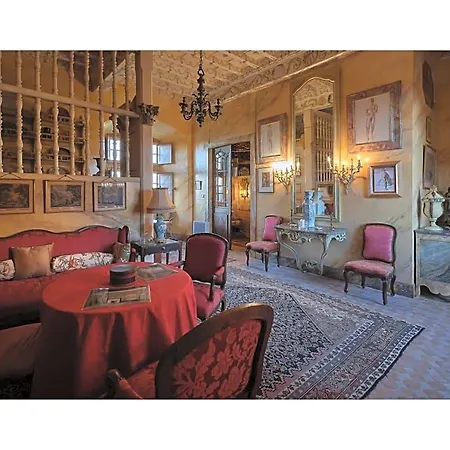 Chateau De Mauriac 4*