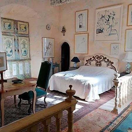 Chateau De Mauriac Bed & Breakfast
