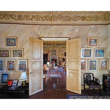 Chateau De Mauriac Bed & Breakfast 4*
